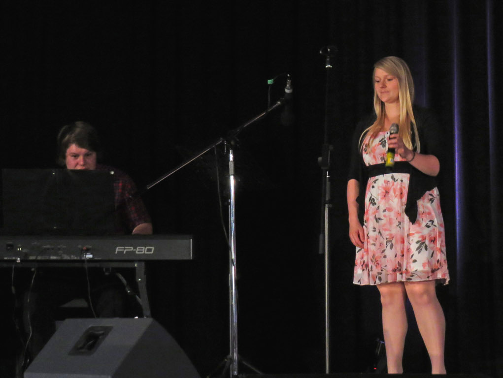 10 Pascal Fläschendräger Piano Luise Mehl Gesang 