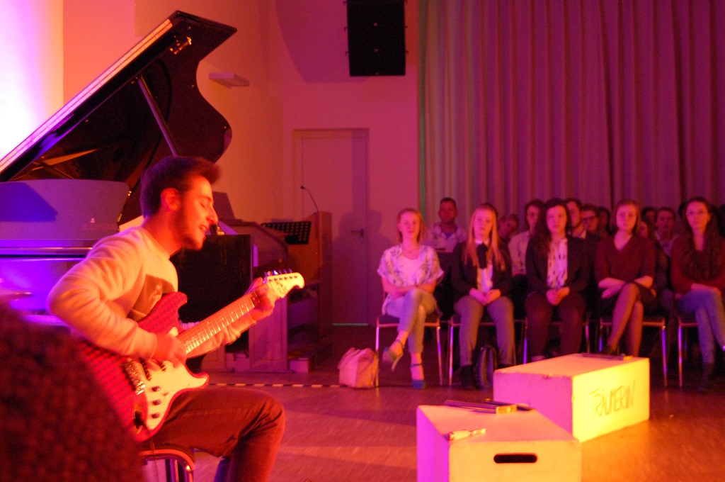 Die Vernissage beginnt Kopie