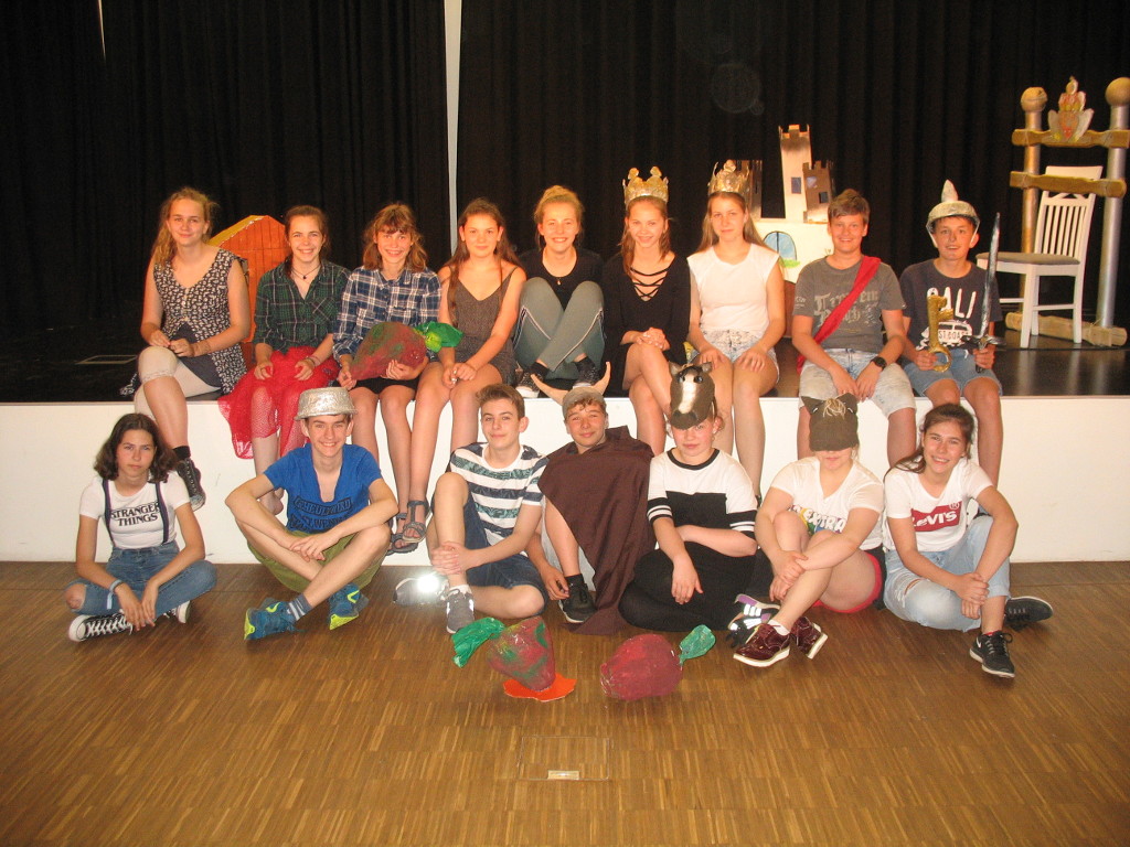 Märchenaufführung zum Romantischen Lichterfest am Schwanenteich Zwickau am 14.Juni 2019 auf der Hauptbühne Kranichwiese