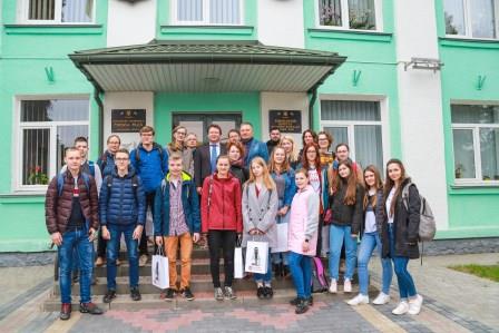 Ukraine – Besuch bei unserer Partnerschule