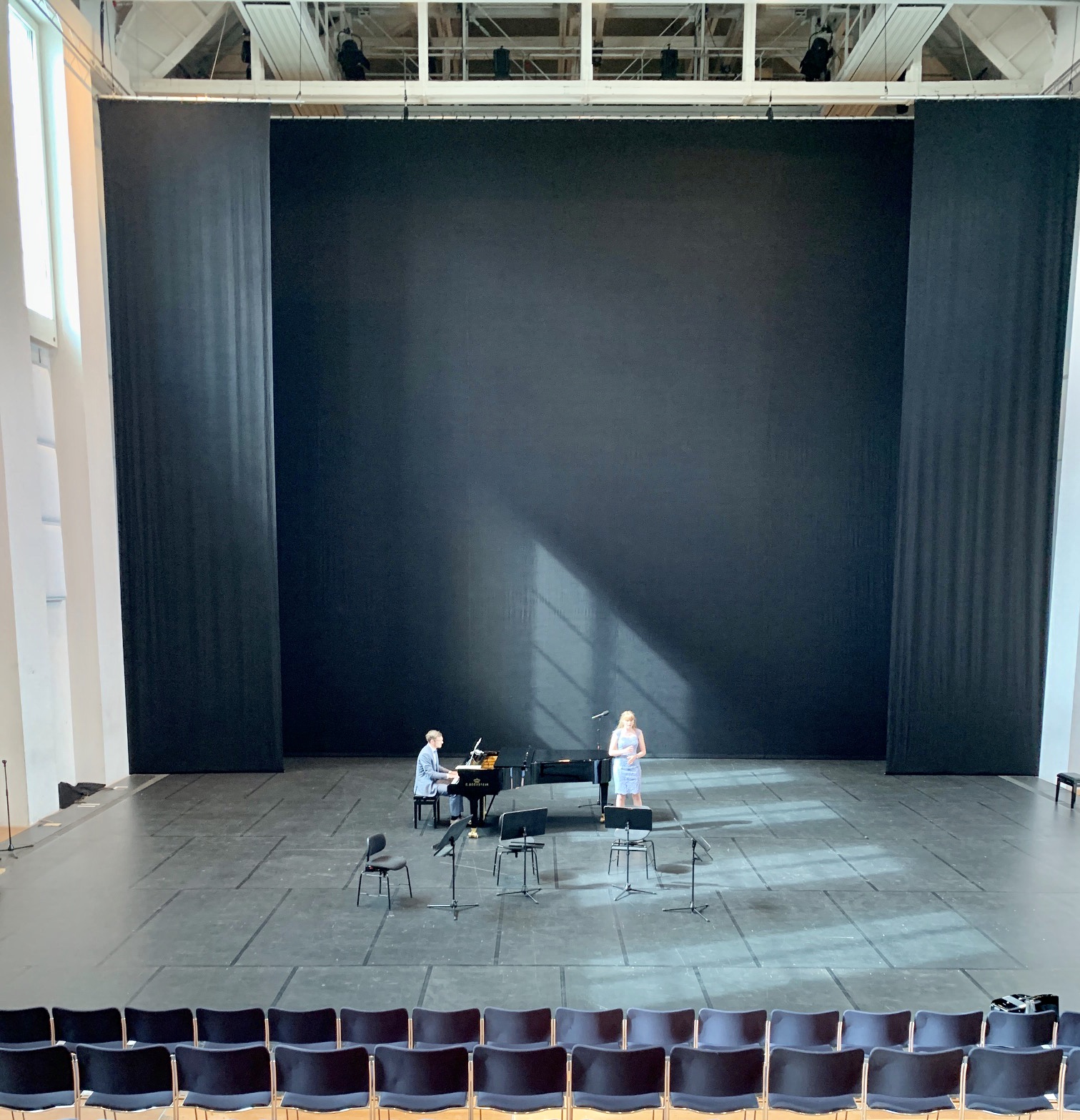 0A438632 B52E 48DC AB84 25B30D760485