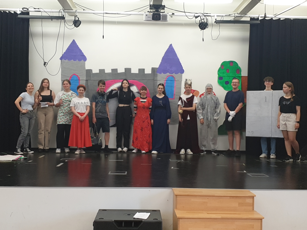 „Chaos im Märchenwald“ – ein Theaterprojekt der 9. Klasse