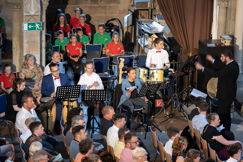 6B15DF10 D990 4A2B 85A8 68942A7F50E9