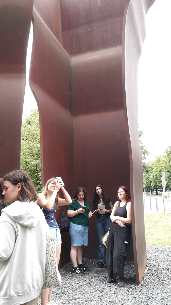 and er Pinakothek der Moderne