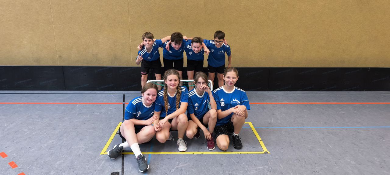 „Jugend trainiert für Olympia“ – Ein langer Turniertag beim Floorball