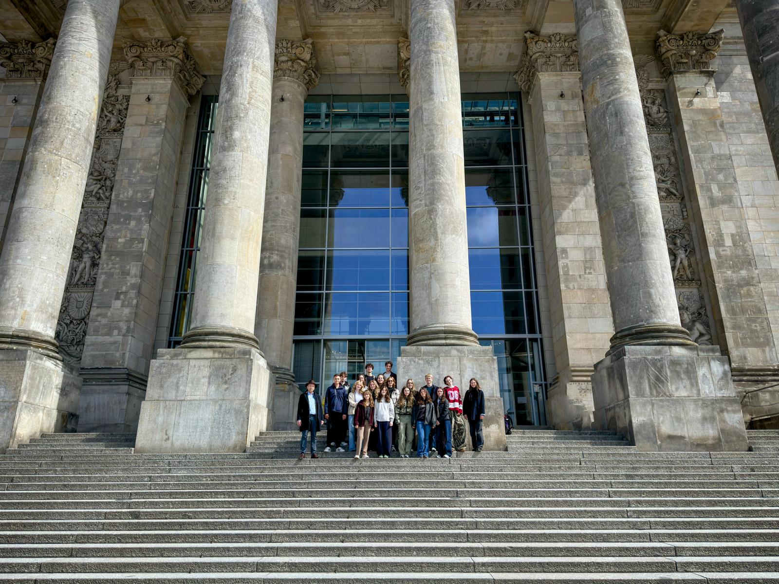 Exkursion des LK Geschichte in das Herz unserer Demokratie